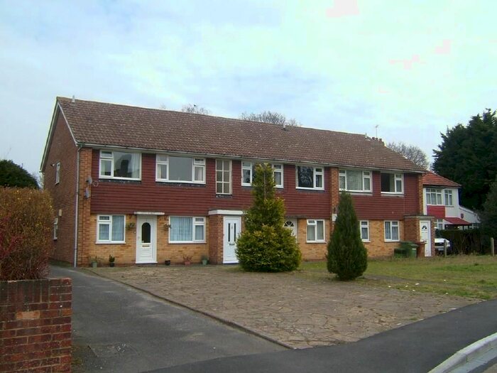 2 Bedroom Flat To Rent In Harvel Crescent, Abbeywood, London, SE2