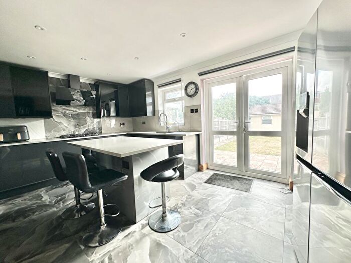 4 Bedroom End Of Terrace House For Sale In Newbury Road, Newbury Park, Ilford, Redbridge, IG2