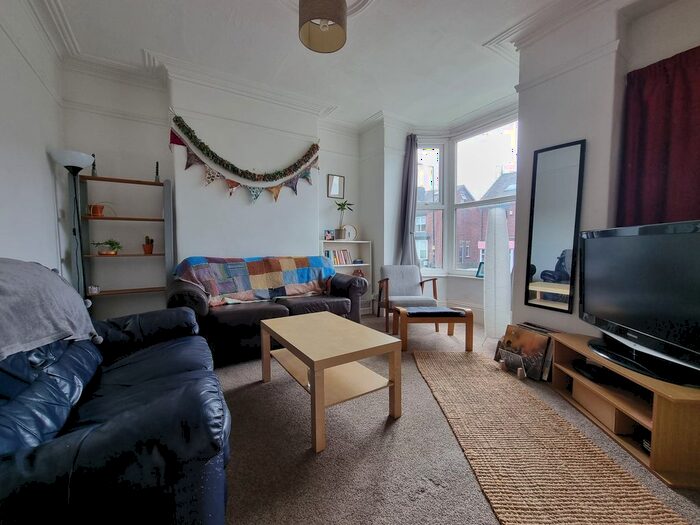 3 Bedroom Terraced House To Rent In Ecclesall Road, Sheffield, S11