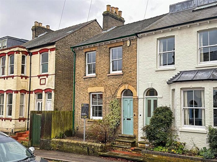 3 Bedroom Terraced House To Rent In Hertford Street, Cambridge, CB4
