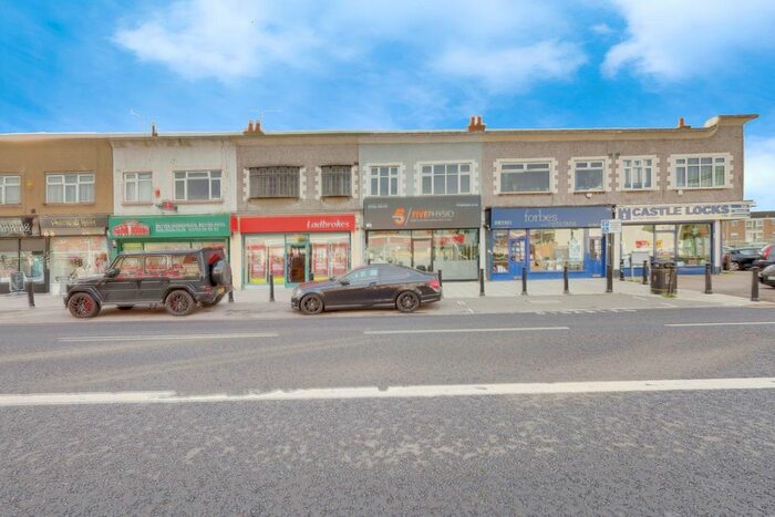 3 Bedroom Flat To Rent In London Road, Benfleet, SS7