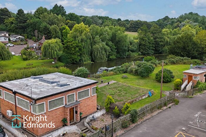 2 Bedroom Detached House For Sale In Farleigh Bridge, East Farleigh, ME16