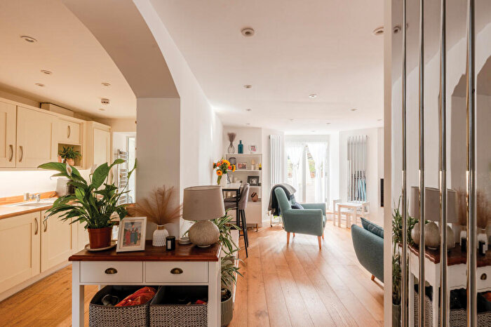 2 Bedroom Flat For Sale In Alma Road, Clifton, Bristol, BS8