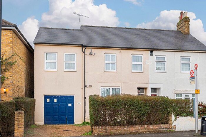 4 Bedroom Semi Detached House For Sale In Hampton Lane, Hanworth, TW13