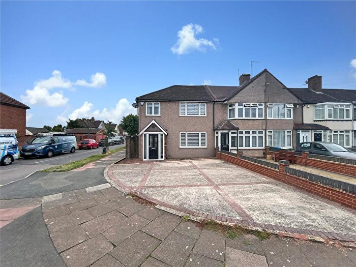 4 Bedroom End Of Terrace House For Sale In Sherwood Park Avenue, Sidcup, Kent, DA15