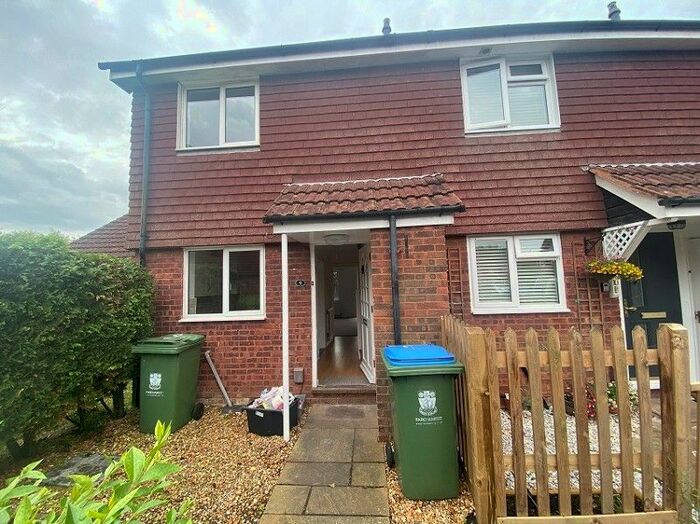 2 Bedroom End Of Terrace House To Rent In Barlow Close, Hill Head, PO14