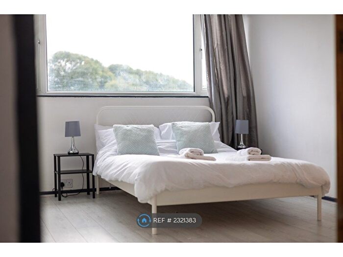 3 Bedroom Maisonette To Rent In Woodsley Rd, Leeds, LS3