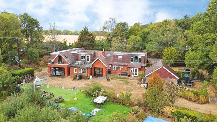 4 Bedroom Detached House For Sale In Reading Road, Stratfield Turgis, Hook, RG27