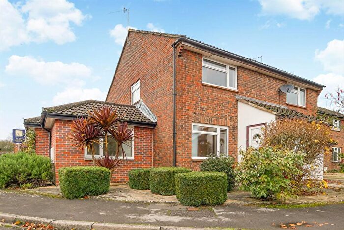 3 Bedroom Semi-Detached House To Rent In Barnetts Field, Westergate, PO20