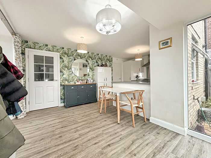 4 Bedroom Detached House For Sale In Great Hall Drive, Bury St. Edmunds, IP32