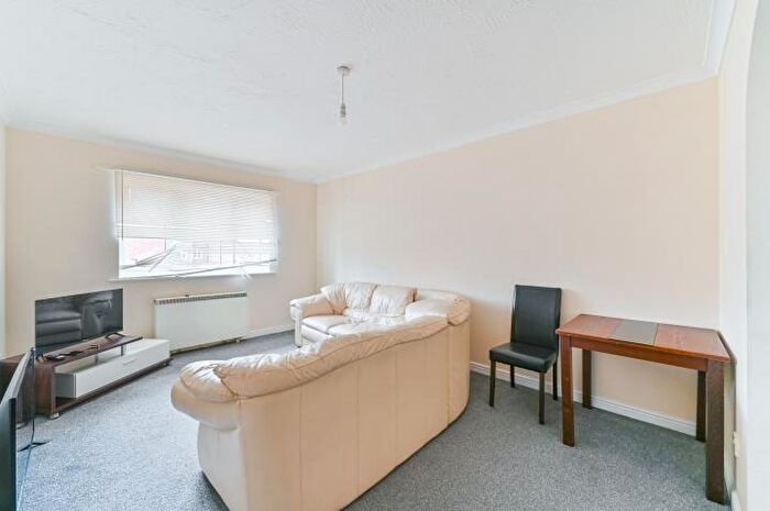 1 Bedroom Flat For Sale In Hamilton Court, Cumberland Place, London, SE6