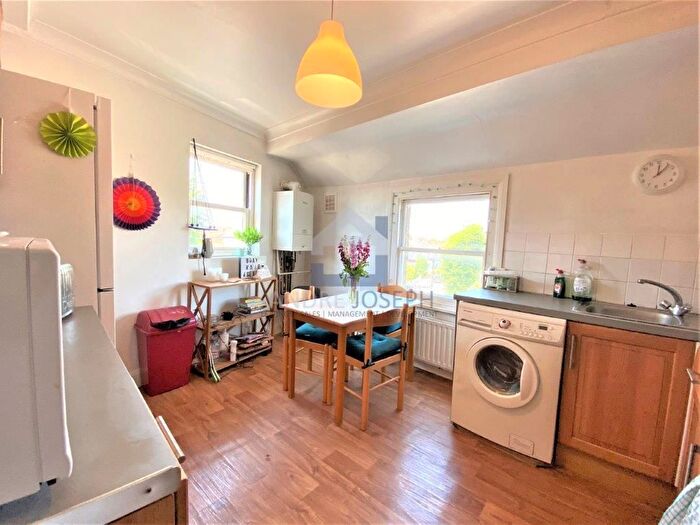 2 Bedroom Flat To Rent In Caldervale Road, Abbeville Village, Clapham, London, SW4
