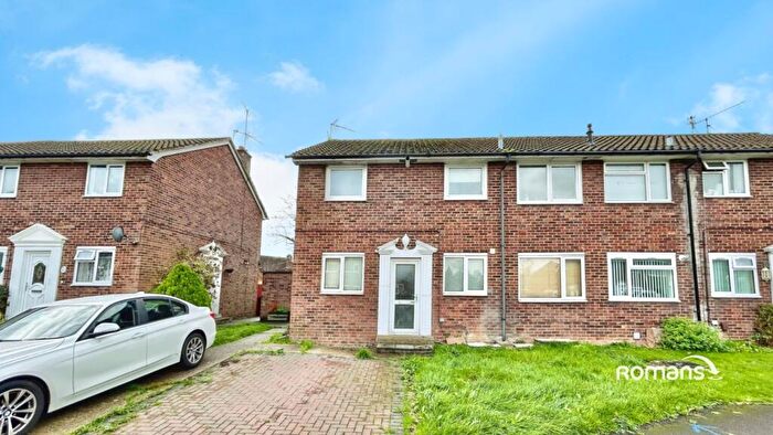 2 Bedroom Maisonette For Sale In Penrith Road, Basingstoke, Hampshire, RG21