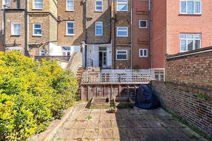 1 Bedroom Flat For Sale In Chesilton Road, Fulham, SW6