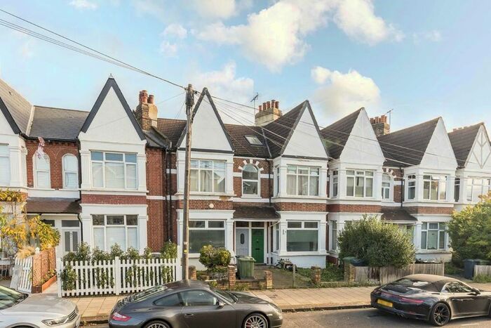 2 Bedroom Property To Rent In Conyers Road, London, SW16