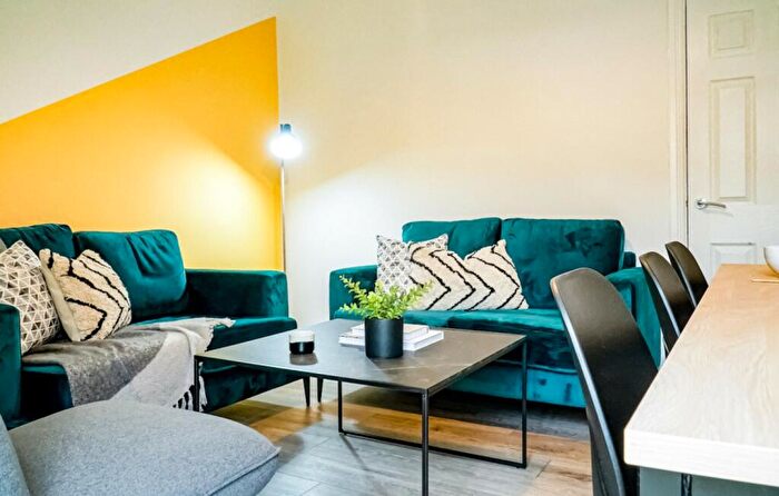 4 Bedroom House To Rent In Hall Lane, Liverpool, L7