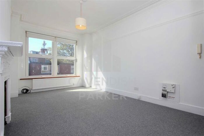 Studio To Rent In Princes Avenue, Muswell Hill, London, N10