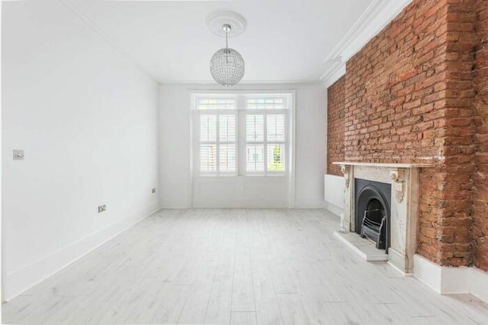 4 Bedroom Maisonette To Rent In Park Avenue, Alexandra Park, N22