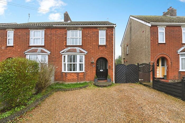 3 Bedroom Semi Detached House For Sale In Notley Road, Braintree, Essex, CM7