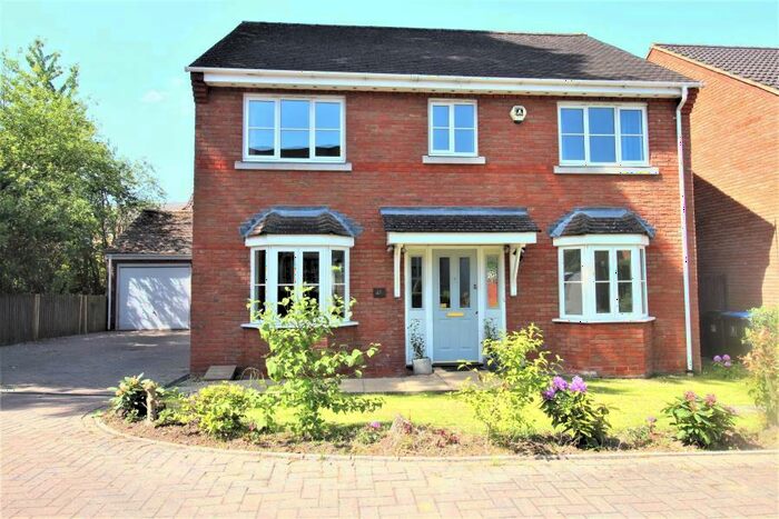 4 Bedroom Detached House To Rent In Knaphill, Woking, Surrey, GU21