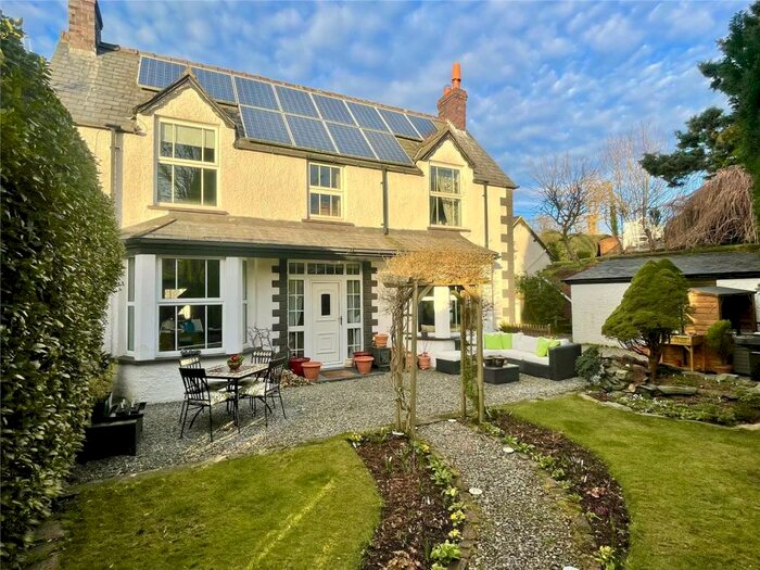 5 Bedroom Detached House For Sale In Llandderfel, Bala, Gwynedd, LL23