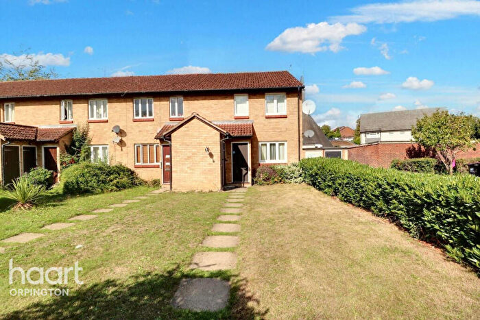 1 Bedroom Maisonette For Sale In Taylor Close, Orpington, BR6
