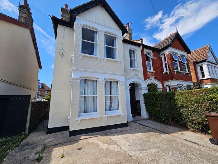 5 Bedroom Semi-Detached House To Rent In Valkyrie Road, Westcliff-On-Sea, SS0