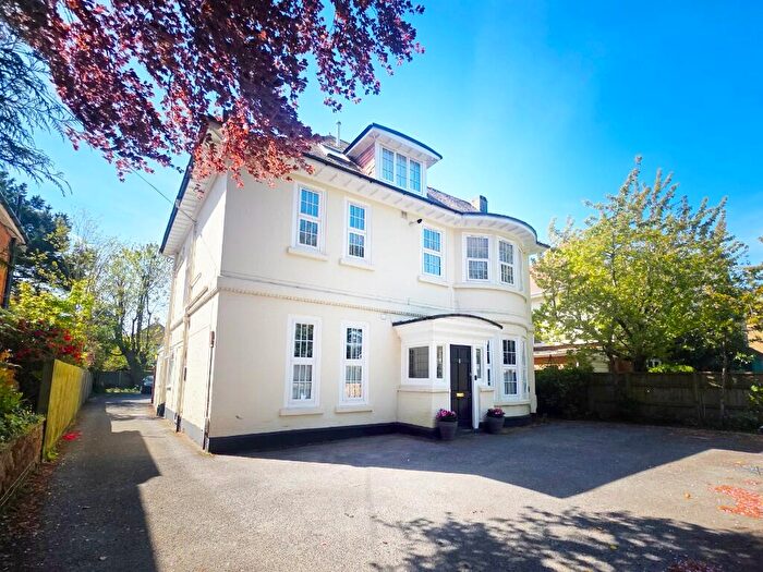 1 Bedroom Flat For Sale In Astley House, Richmond Park Road, Bournemouth, Dorset, BH8