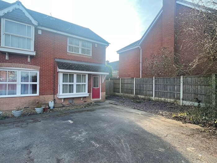 2 Bedroom Mews To Rent In Elmsett Close, Warrington, WA5