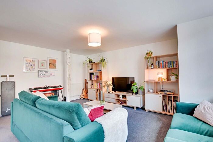 1 Bedroom Flat For Sale In Cowper Street, Knighton Fields, Leicester, LE2
