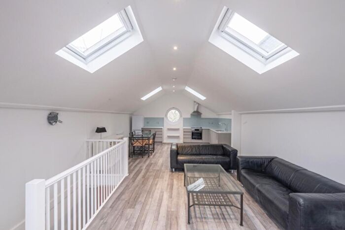 3 Bedroom Flat For Sale In Fortune Green Road, London, NW6