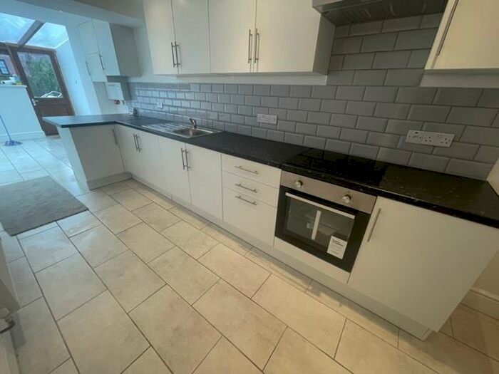 2 Bedroom Flat To Rent In Kingsdown Parade, Bristol, BS6