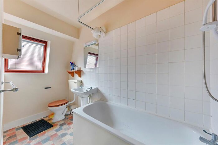 1 Bedroom Flat To Rent In Lilyville Road, Fulham, SW6