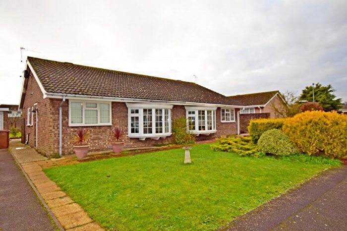 2 Bedroom Bungalow To Rent In Findon Drive, Bognor Regis, West Sussex, PO22