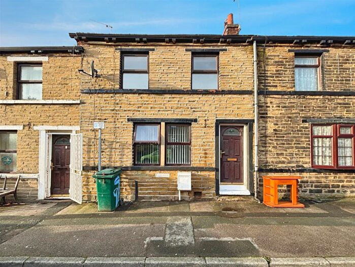 1 Bedroom Cottage For Sale In Parratt Row, Bradford, BD3