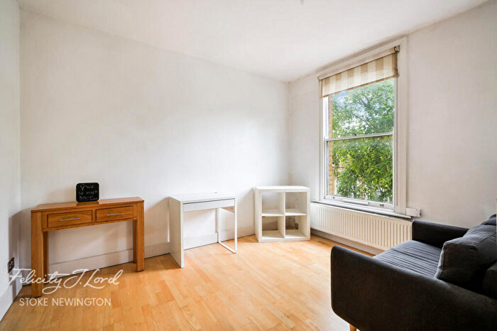 1 Bedroom Apartment For Sale In Narford Road, London, E5