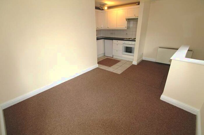 1 Bedroom Apartment To Rent In Coopers Mews - Town Centre - 1 Bedroom, LU1