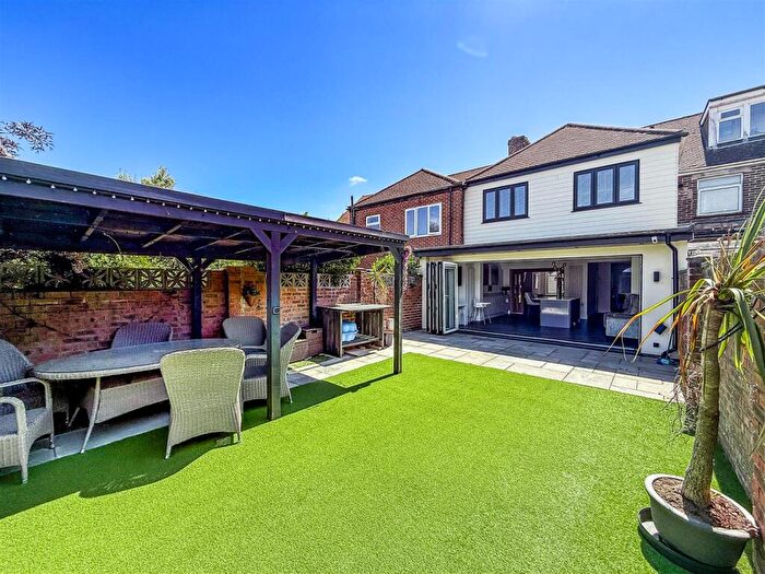 4 Bedroom Terraced House For Sale In Romsey Avenue, Portchester, PO16