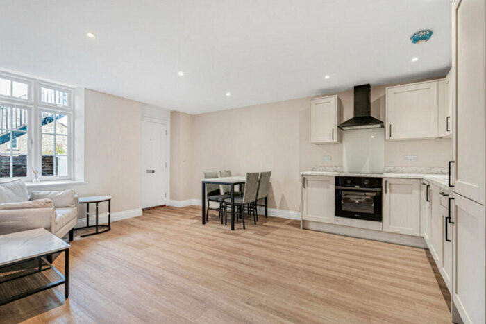 2 Bedroom Flat For Sale In Kent Road, Orpington, BR5