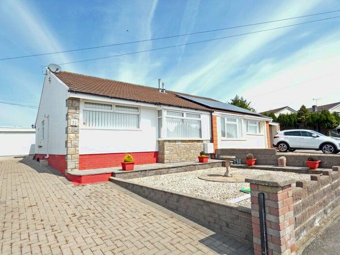 2 Bedroom Semi-Detached Bungalow For Sale In Legions Way, Gelligaer, Hengoed, CF82