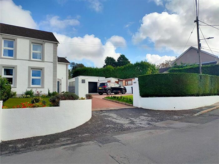 4 Bedroom Semi-Detached House For Sale In Heol Y Pentre, Ponthenry, Llanelli, SA15