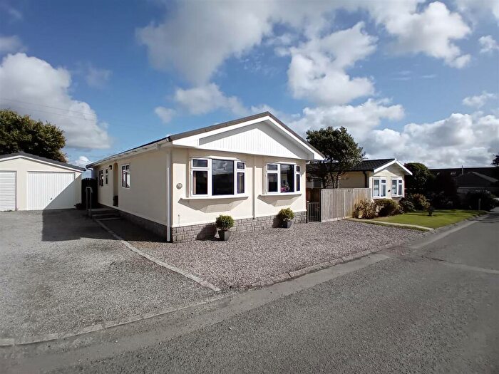 2 Bedroom Park Home For Sale In Trevadlock Hall Park, Congdons Shop, PL15