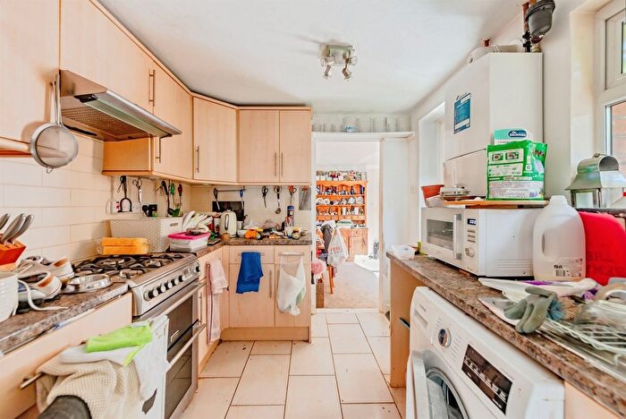 2 Bedroom Terraced House For Sale In Crescent Road, Bletchingley, Redhill, RH1