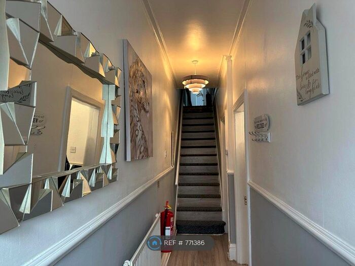 6 Bedroom Terraced House To Rent In Christchurch Road, Doncaster, DN1