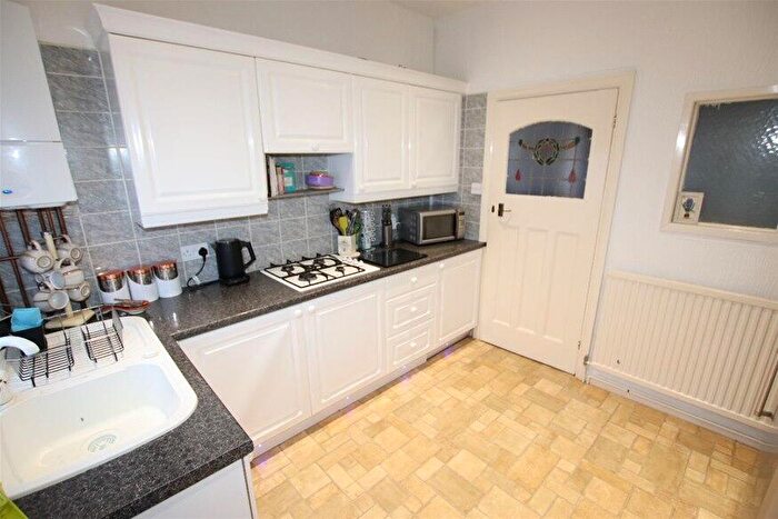 2 Bedroom Detached Bungalow For Sale In Cotswold Road, Clacton On Sea, CO15