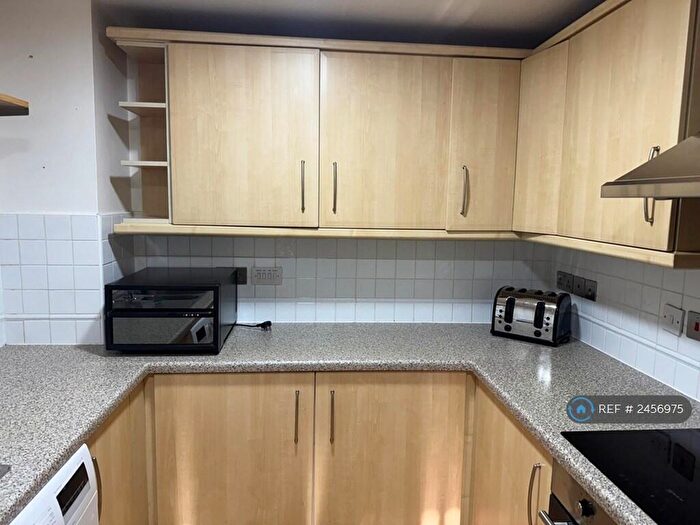 3 Bedroom Flat To Rent In Arnhem Wharf, London, E14