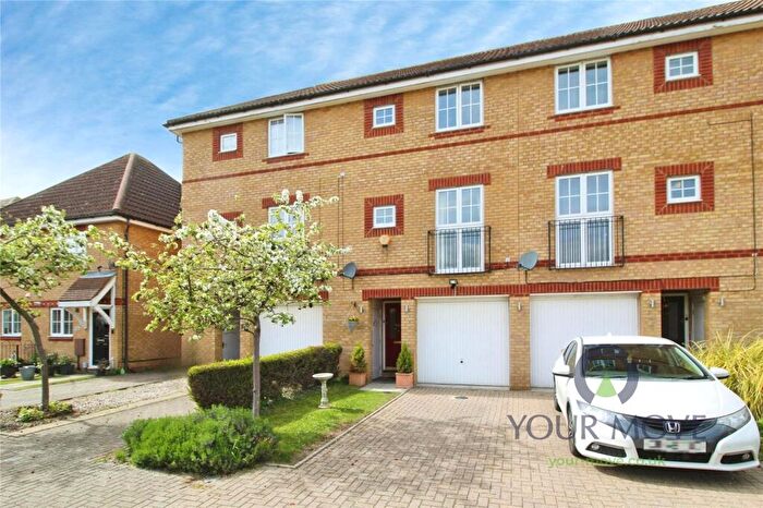 3 Bedroom Terraced House For Sale In Dorsey Drive, Bedford, Bedfordshire, MK42