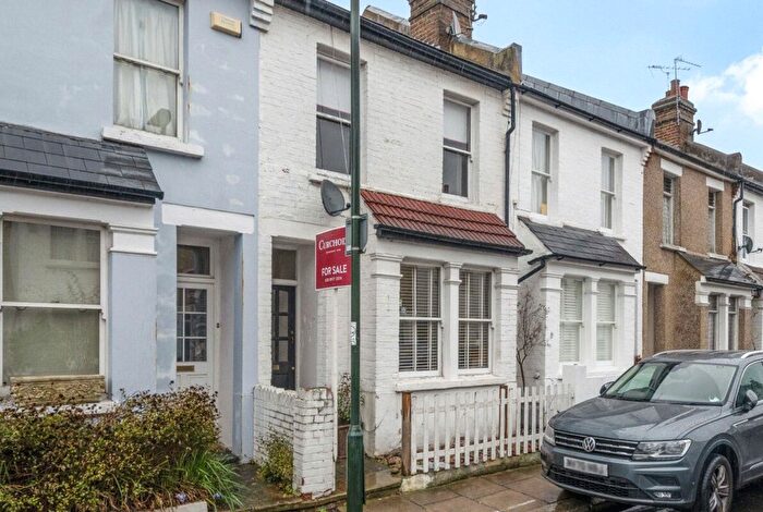 2 Bedroom Terraced House For Sale In York Road, Teddington, TW11