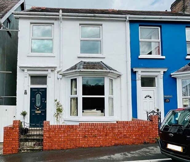 3 Bedroom Terraced House For Sale In Latimer Road, Llandeilo, SA19