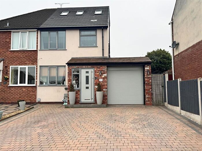 4 Bedroom Semi Detached House For Sale In Arden Croft, Coleshill, Birmingham, B46